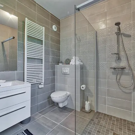 Base Camp: Ferme De Montenvers Chamonix